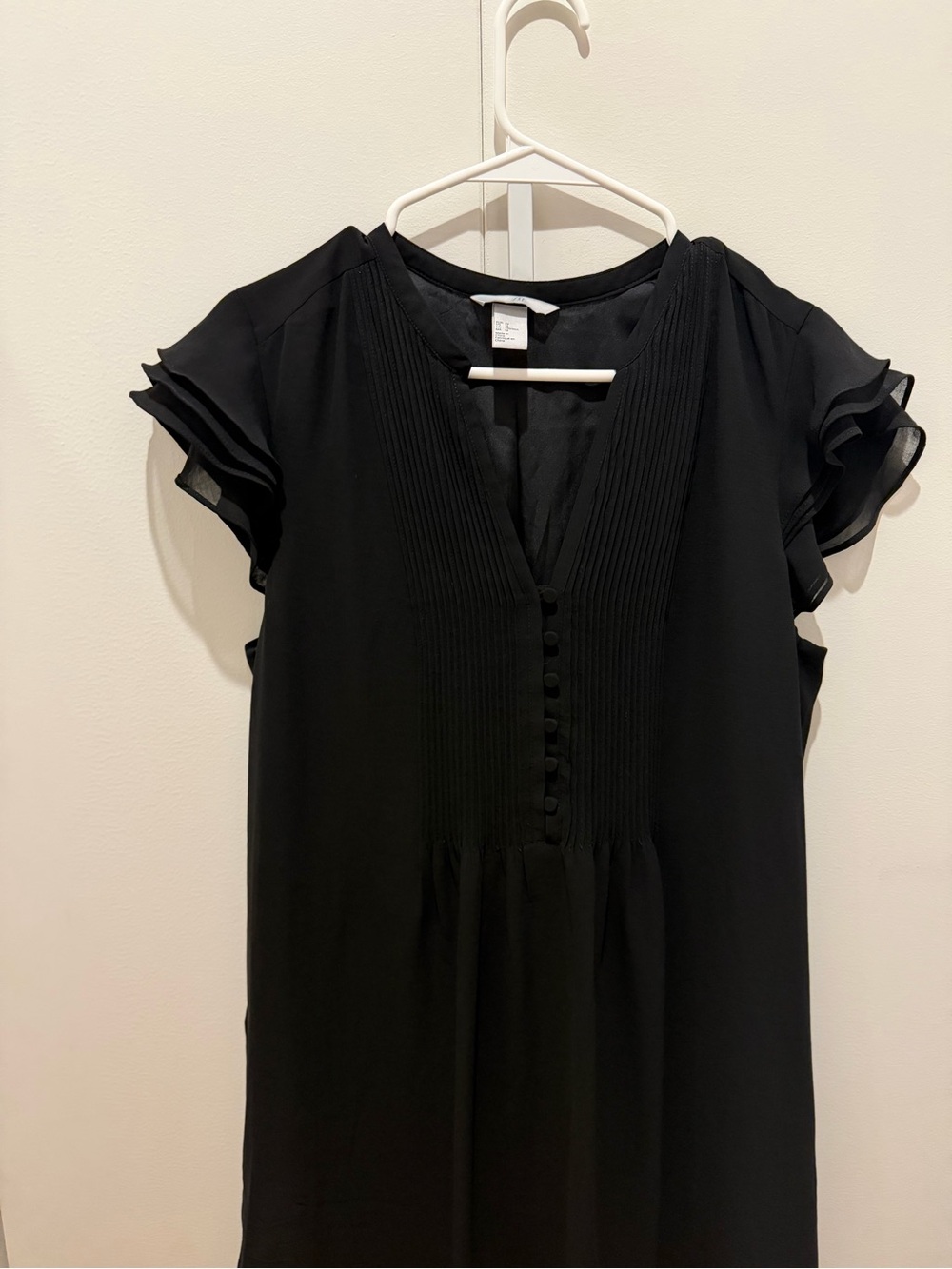 H&M Black V-Neck Pintuck Mini Dress gently worn